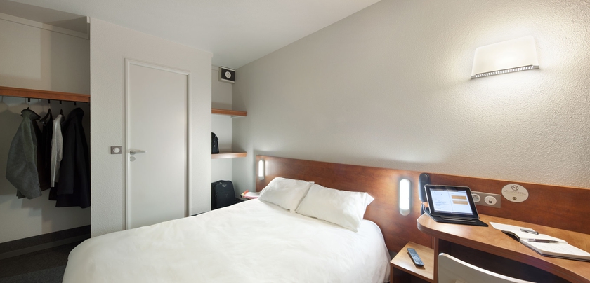 Imagen de la habitación del Hotel B&B Nantes Parc Expos La Beaujoire. Foto 9