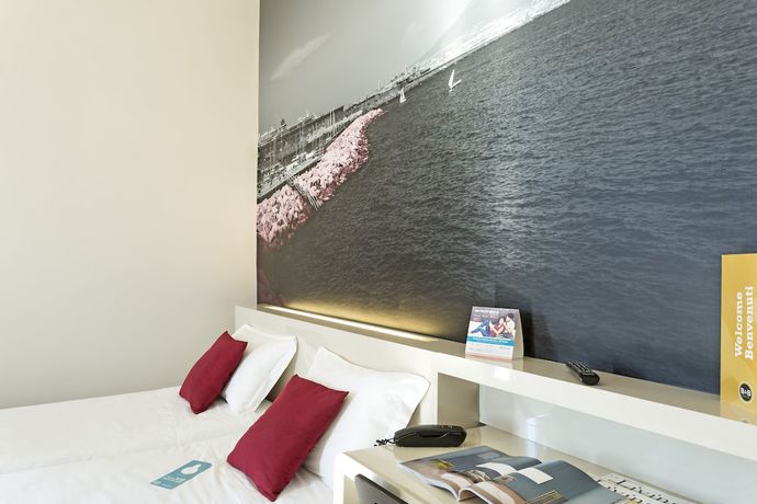 Imagen de la habitación del Hotel B&B Napoli. Foto 2