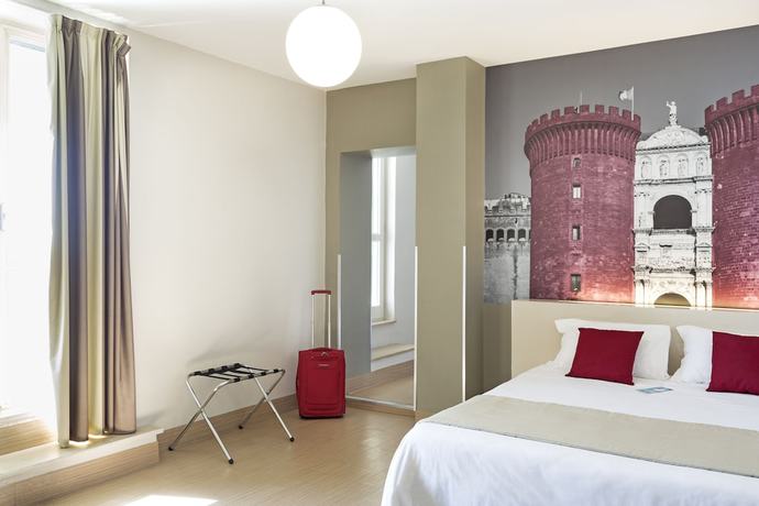 Imagen de la habitación del Hotel B&B Napoli. Foto 3