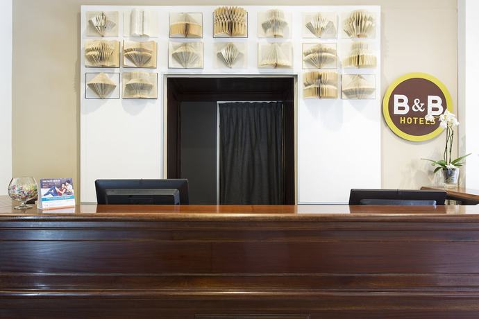 Imagen de los interiores del Hotel B&B Napoli. Foto 17