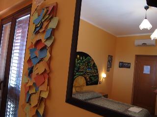 Imagen de la habitación del Hotel B&B Night and Day. Foto 6