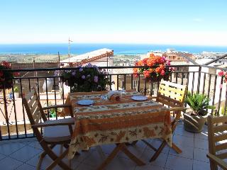 Imagen del bar/restaurante del Hotel B&B Night and Day. Foto 2