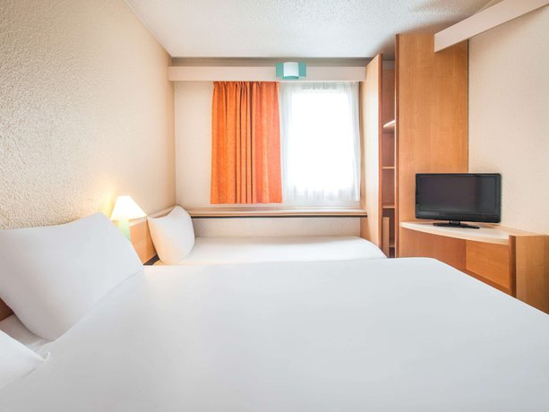 Imagen de la habitación del Hotel B&B Niort Sud Venise Verte. Foto 4