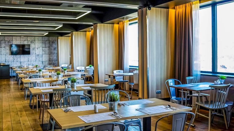 Imagen del bar/restaurante del Hotel B&B Nowy Targ. Foto 3