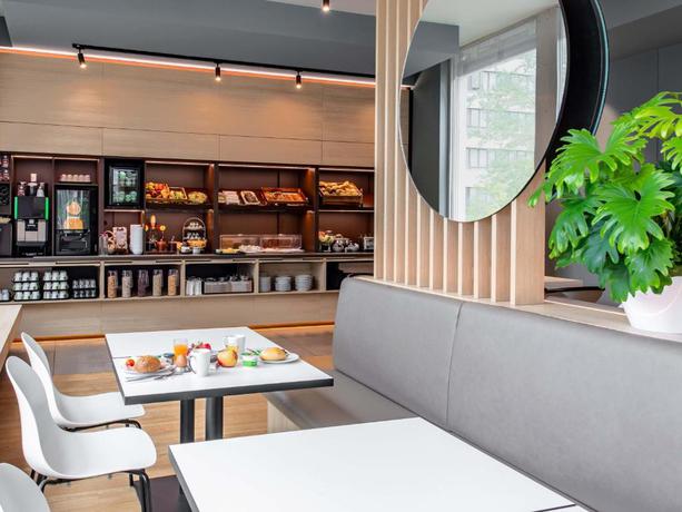 Imagen del bar/restaurante del Hotel B&B N&uuml;rnberg-hbf. Foto 4