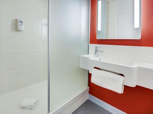 Imagen de la habitación del Hotel B&B Orange. Foto 10