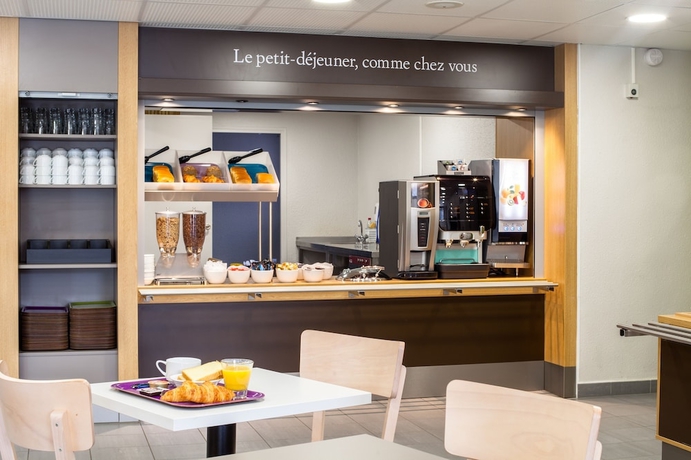 Imagen del bar/restaurante del Hotel B&B Paris Châtillon. Foto 4