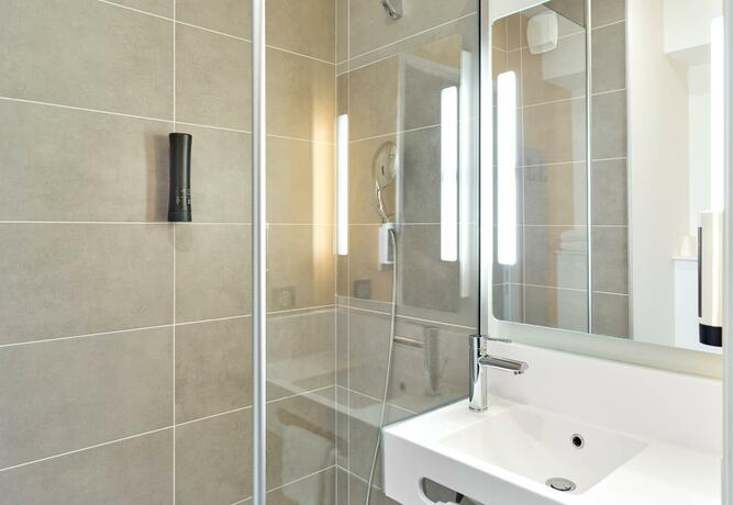 Imagen general del Hotel B&B Paris Clichy-sous-Bois. Foto 9