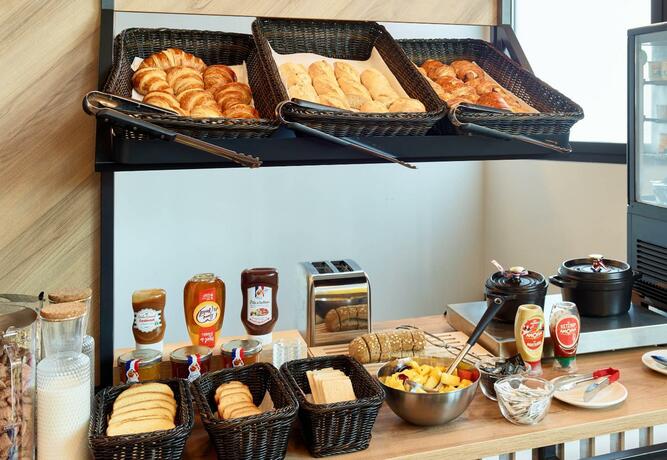 Imagen general del Hotel B&B Paris Clichy-sous-Bois. Foto 21