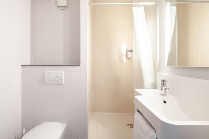 Imagen de la habitación del Hotel B&B Paris Le Bourget. Foto 12