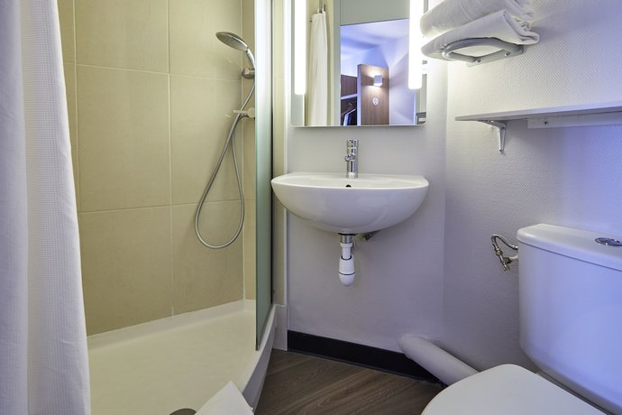 Imagen de la habitación del Hotel B&B Paris Nord Villepinte. Foto 13