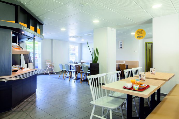 Imagen del bar/restaurante del Hotel B&B Paris Romainville Noisy-le-Sec. Foto 5