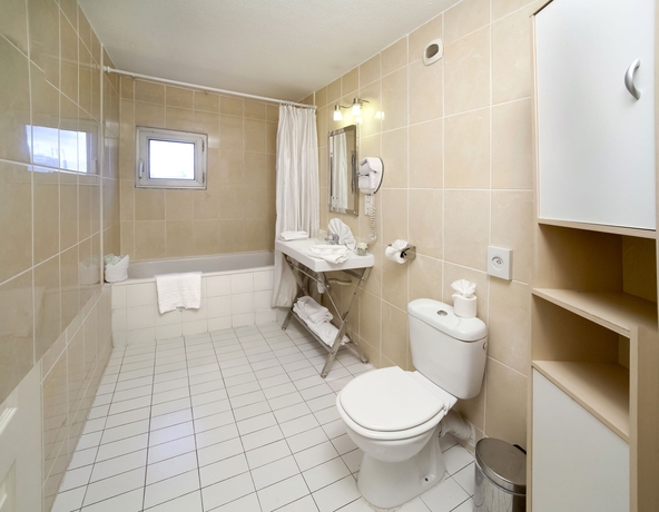 Imagen de la habitación del Hotel B&B Paris Rosny sous Bois. Foto 5