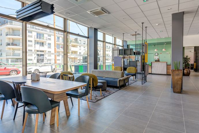 Imagen de los interiores del Hotel B&B Paris Sud Châtenay Malabry. Foto 17