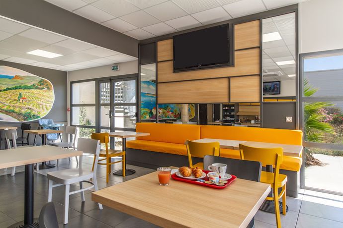 Imagen del bar/restaurante del Hotel B&B Perpignan Saleilles. Foto 4