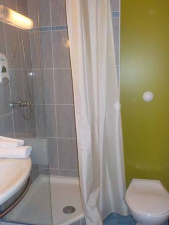 Imagen de la habitación del Hotel B&B Pezenas. Foto 14