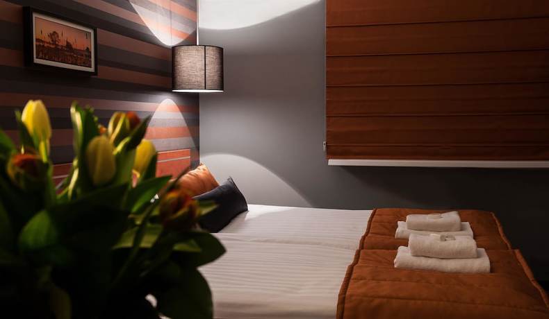 Imagen de la habitación del Hotel B&B Piotrk&oacute;w Trybunalski. Foto 5