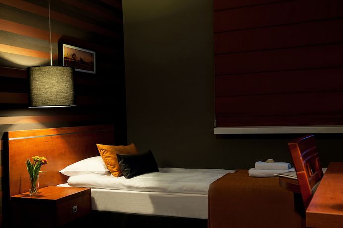 Imagen de la habitación del Hotel B&B Piotrk&oacute;w Trybunalski. Foto 6