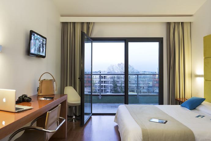 Imagen de la habitación del Hotel B&B Pisa. Foto 12