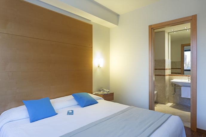 Imagen de la habitación del Hotel B&B Pisa. Foto 14