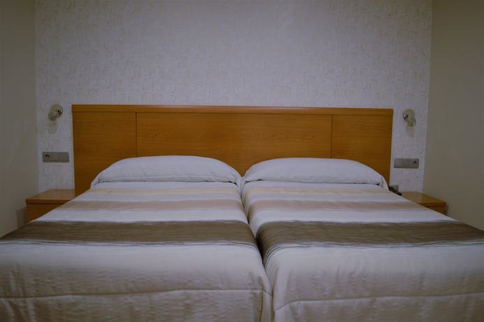 Imagen de la habitación del Hotel B&B Plasencia. Foto 6