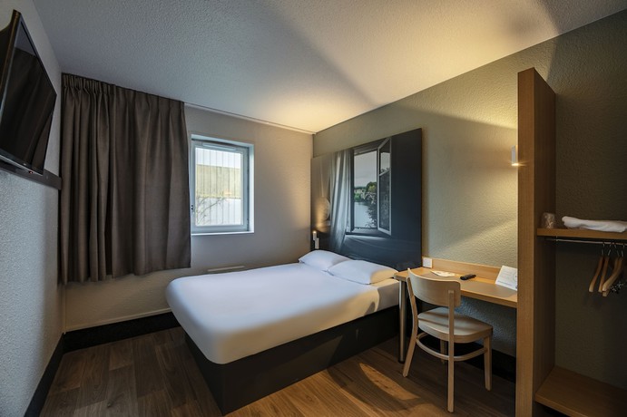 Imagen de la habitación del Hotel B&B Poitiers (1). Foto 15
