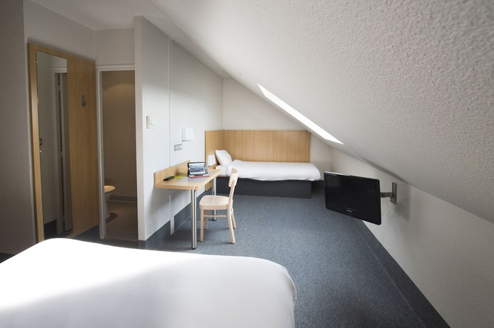 Imagen de la habitación del Hotel B&B Poitiers 3 Futuroscope. Foto 5