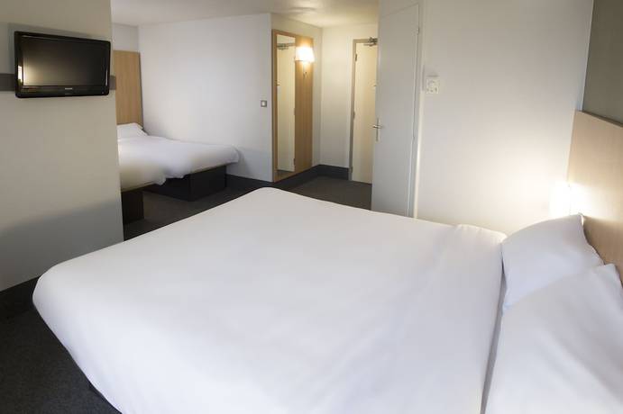 Imagen de la habitación del Hotel B&B Poitiers 3 Futuroscope. Foto 7