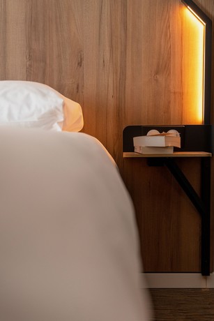 Imagen de la habitación del Hotel B&B Poitiers A&eacute;roport. Foto 4