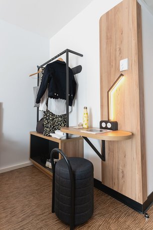 Imagen de la habitación del Hotel B&B Poitiers A&eacute;roport. Foto 5