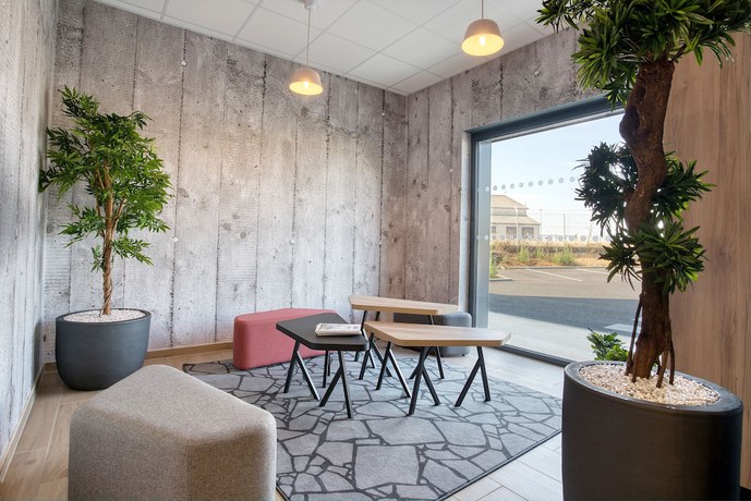 Imagen de los interiores del Hotel B&B Poitiers A&eacute;roport. Foto 20