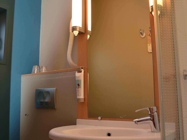 Imagen de la habitación del Hotel B&B Reims Centre Erlon. Foto 14