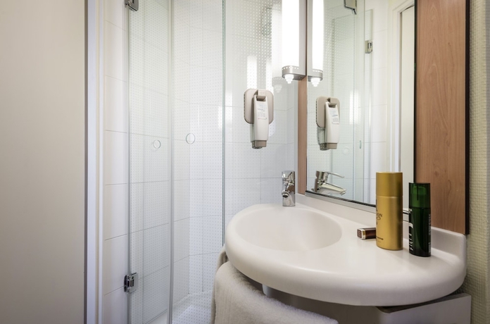 Imagen de la habitación del Hotel B&B Reims Centre Erlon. Foto 16