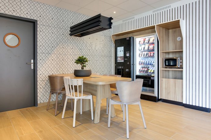 Imagen de los interiores del Hotel B&B Reims Croix Blandin. Foto 16