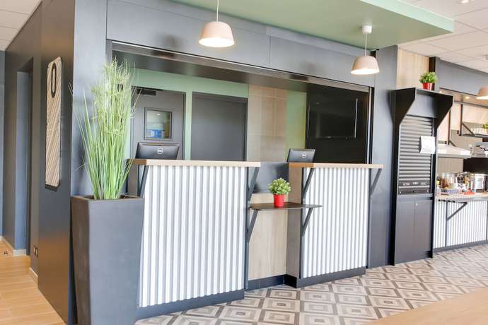 Imagen de los interiores del Hotel B&B Reims Croix Blandin. Foto 18