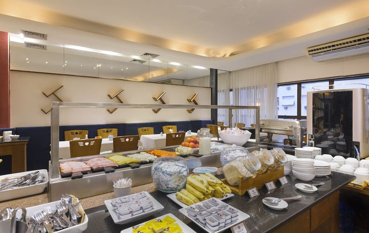 Imagen del bar/restaurante del Hotel B&B Rio Copacabana Posto 5. Foto 6