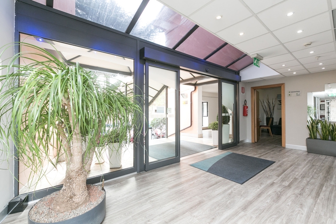 Imagen de los exteriores del Hotel B&B Roma Tuscolana San Giovanni. Foto 9