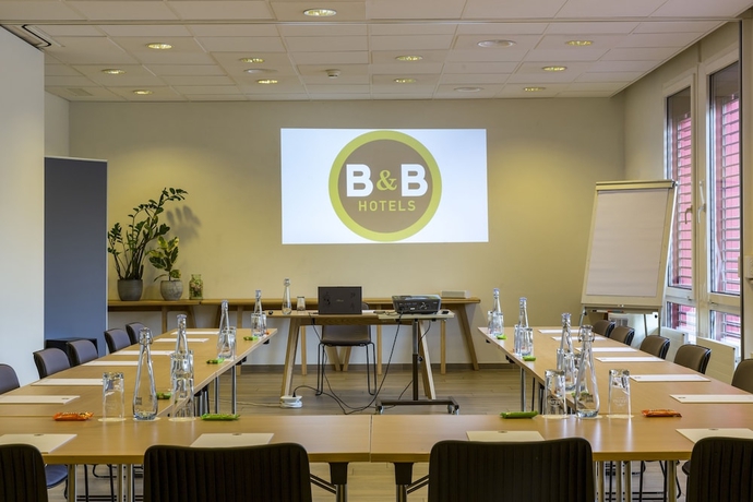 Imagen de los interiores del Hotel B&B Rothrist Olten. Foto 17