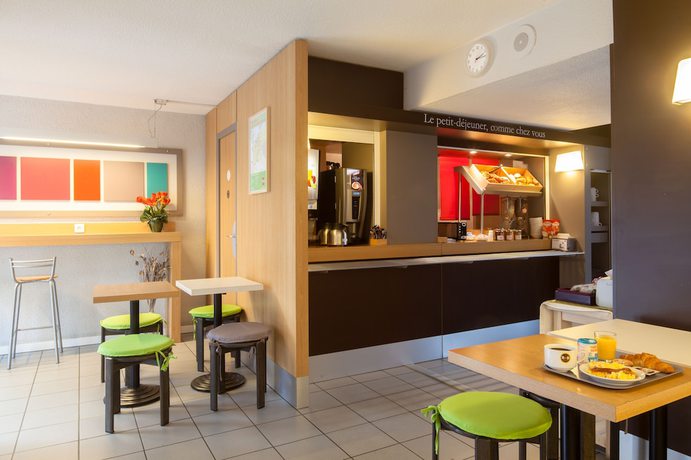 Imagen del bar/restaurante del Hotel B&B Rouen Parc Des Expos Zénith. Foto 3