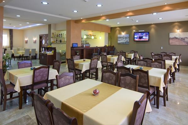 Imagen del bar/restaurante del Hotel B&B SEMLIN. Foto 2