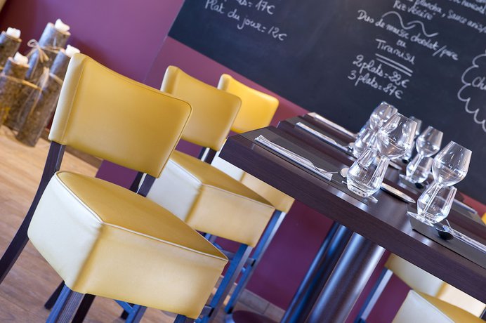 Imagen del bar/restaurante del Hotel B&B Saint Pierre en Faucigny Bonneville. Foto 3