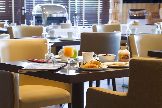 Imagen del bar/restaurante del Hotel B&B Saint Pierre en Faucigny Bonneville. Foto 4