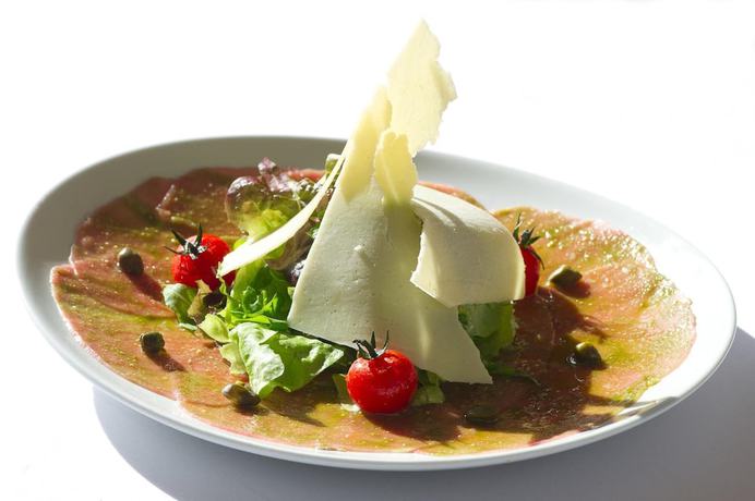 Imagen del bar/restaurante del Hotel B&B Saint Pierre en Faucigny Bonneville. Foto 11