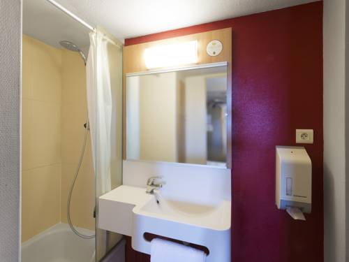 Imagen de la habitación del Hotel B&B Saint-Nazaire Trignac. Foto 5