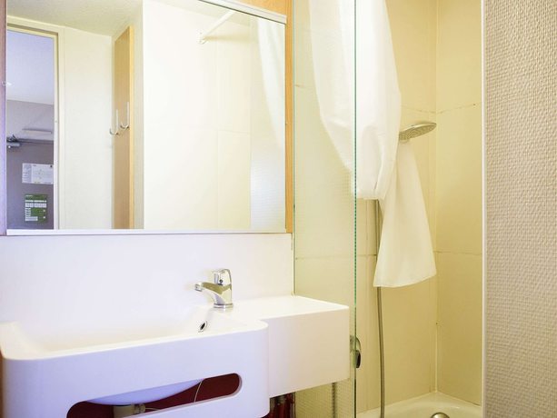 Imagen de la habitación del Hotel B&B Saint-brieuc. Foto 8