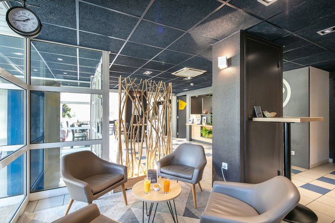 Imagen de los interiores del Hotel B&B Saint-jean De Maurienne. Foto 12
