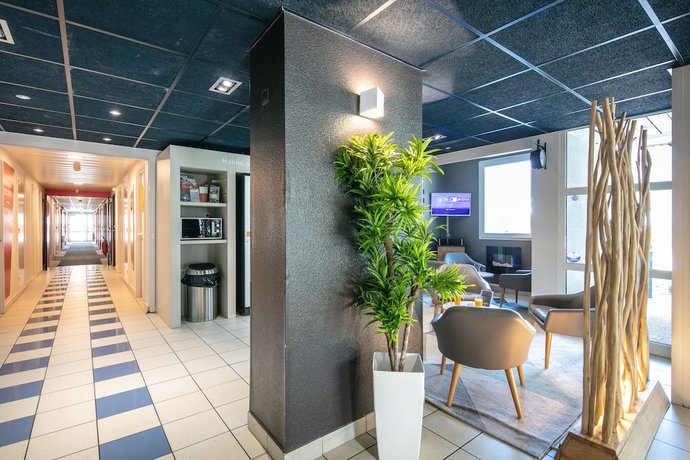 Imagen de los interiores del Hotel B&B Saint-jean De Maurienne. Foto 13