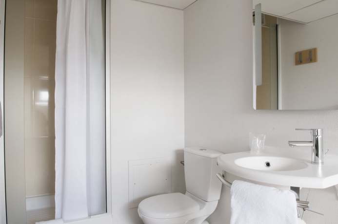 Imagen de la habitación del Hotel B&B Saint-quentin. Foto 11
