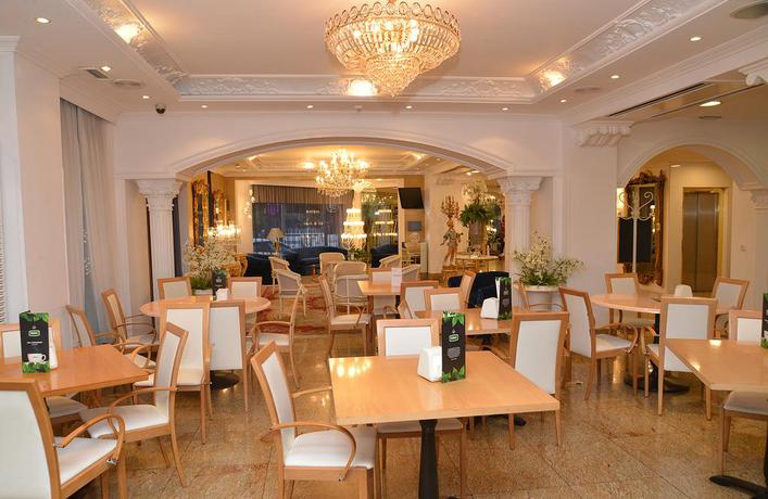 Imagen del bar/restaurante del Hotel B&B Salamanca Centro Artheus. Foto 10