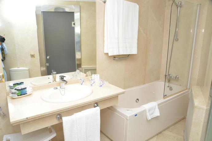 Imagen de la habitación del Hotel B&B Salamanca Centro Artheus. Foto 20
